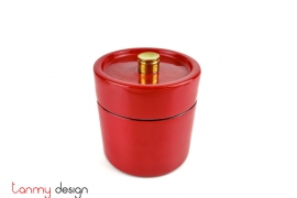 Round pillar lacquer box with metal knob